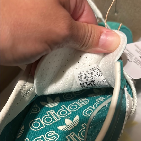 Adidas Women's SL 72 green size 7.5 sneakers - Picture 4 of 4